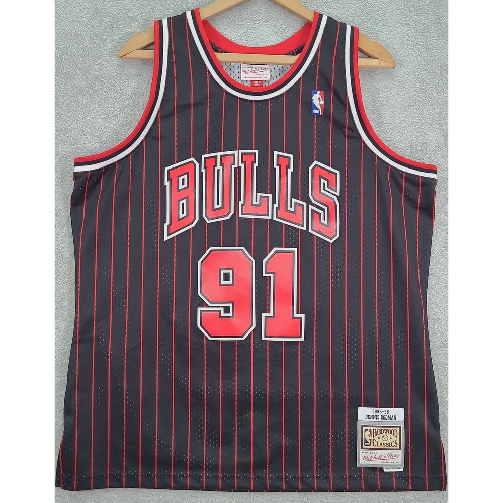 Mitchell & Ness Chicago Bulls Dennis Rodman 91 Pinstripe Jersey XL 1995-96 NBA
